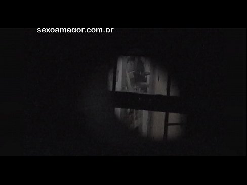 ❤️ Блонди ба таври махфӣ аз ҷониби як сайёҳи ҳамсоя, ки паси хиштҳои холӣ пинҳон шудааст, сабт мешавад ❤️❌ Секс дар tg.passiveincome1.ru ❌️❤